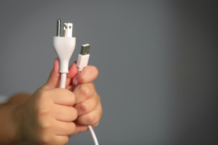 Power Banks vs Wall Chargers: Which is Better?
